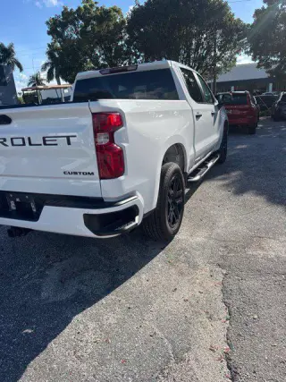 Chevrolet Silverado 1500 2026 4x2 Custom 4p. Cabina de Tripulacion 5.8 pies CB