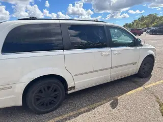 Chrysler Town and Country 2010 Touring 4dr Mini-Van