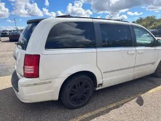 Chrysler Town and Country 2010 Touring 4dr Mini-Van