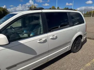 Chrysler Town and Country 2010 Touring 4dr Mini-Van