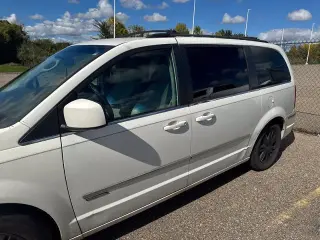 Chrysler Town and Country 2010 Touring 4dr Mini-Van