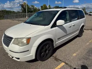Chrysler Town and Country 2010 Touring 4dr Mini-Van