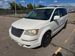 Chrysler Town and Country 2010 Touring 4dr Mini-Van