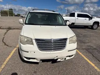Chrysler Town and Country 2010 Touring 4dr Mini-Van