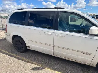 Chrysler Town and Country 2010 Touring 4dr Mini-Van
