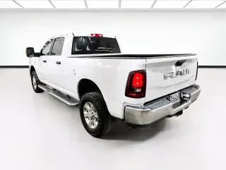 Ram 2500 2025 4x4 Big Horn 4p Puerta Cabina de Tripulación Grande 6.3 ft. SB Camioneta
