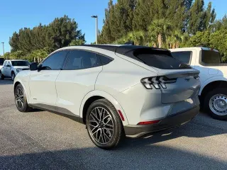 Ford Mustang Mach-E 2025 Premium 4dr SUV