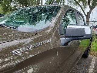 Chevrolet Silverado 1500 2023 4x4 LT 4dr Crew Cab 5.8 ft. SB con 2FL