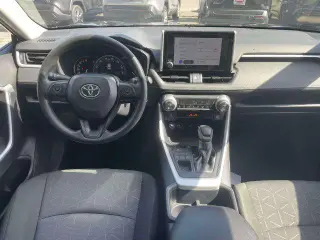 Toyota RAV4 2025 AWD XLE 4p SUV