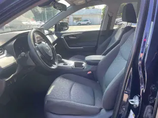 Toyota RAV4 2025 AWD XLE 4p SUV