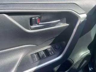 Toyota RAV4 2025 AWD XLE 4p SUV