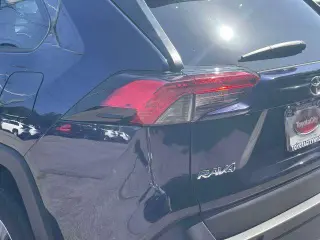 Toyota RAV4 2025 AWD XLE 4p SUV