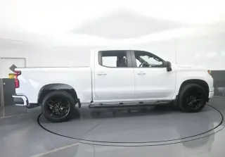 Chevrolet Silverado 1500 2026 4x2 RST 4p. Cabina de tripulación 5.8 ft. CB