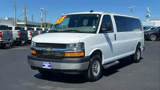 Chevrolet Express 2025 LT 3500 Furgoneta de pasajeros extendida de 3 puertas