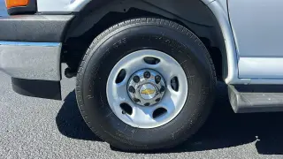 Chevrolet Express 2025 LT 3500 Furgoneta de pasajeros extendida de 3 puertas
