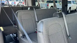 Chevrolet Express 2025 LT 3500 Furgoneta de pasajeros extendida de 3 puertas