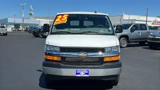 Chevrolet Express 2025 LT 3500 Furgoneta de pasajeros extendida de 3 puertas