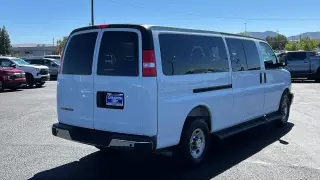 Chevrolet Express 2025 LT 3500 Furgoneta de pasajeros extendida de 3 puertas