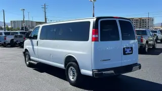 Chevrolet Express 2025 LT 3500 Furgoneta de pasajeros extendida de 3 puertas