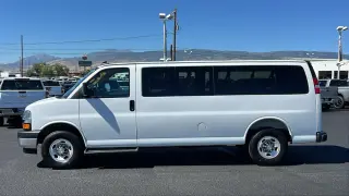 Chevrolet Express 2025 LT 3500 Furgoneta de pasajeros extendida de 3 puertas