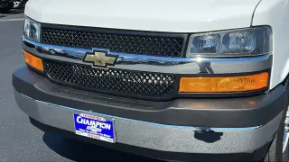 Chevrolet Express 2025 LT 3500 Furgoneta de pasajeros extendida de 3 puertas