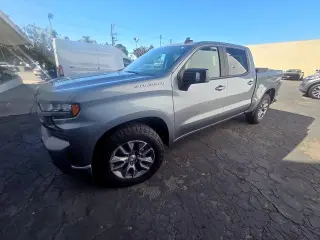 Chevrolet Silverado 1500 2019 4x4 RST 4dr Camioneta de Tripulación 5.8 pies CB