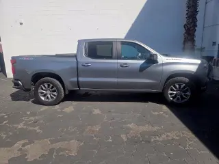 Chevrolet Silverado 1500 2019 4x4 RST 4dr Camioneta de Tripulación 5.8 pies CB