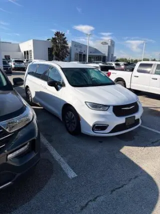 Chrysler Pacifica Plug-In Hybrid 2024 Select 4dr Mini-Van