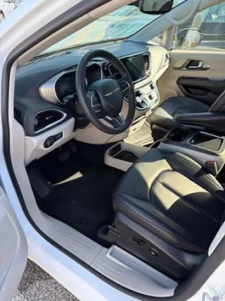 Chrysler Pacifica Plug-In Hybrid 2024 Select 4dr Mini-Van