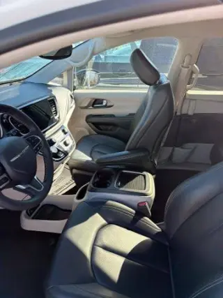 Chrysler Pacifica Plug-In Hybrid 2024 Select 4dr Mini-Van