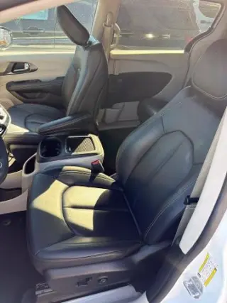 Chrysler Pacifica Plug-In Hybrid 2024 Select 4dr Mini-Van
