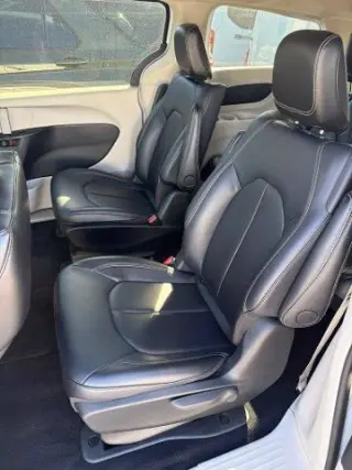 Chrysler Pacifica Plug-In Hybrid 2024 Select 4dr Mini-Van