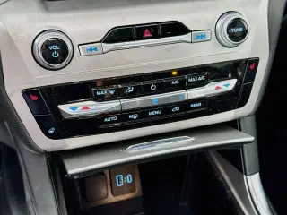 Ford Explorer 2023 AWD XLT 4dr SUV