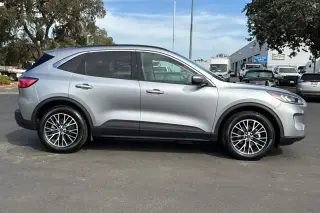 Ford Escape Plug-In Hybrid 2022 SEL 4dr SUV