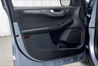 Ford Escape Plug-In Hybrid 2022 Titanium 4p SUV