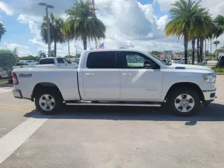 Ram 1500 2022 4x4 Big Horn 4p Cab 6.4 ft. SB Camioneta