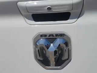Ram 1500 2022 4x4 Big Horn 4p Cab 6.4 ft. SB Camioneta