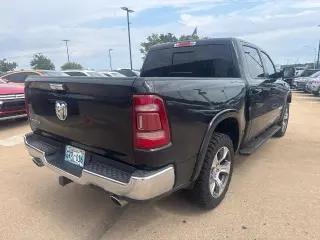 Ram 1500 2020 4x2 Laramie 4dr Crew Cab 5.6 ft. SB Camioneta