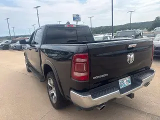 Ram 1500 2020 4x2 Laramie 4dr Crew Cab 5.6 ft. SB Camioneta