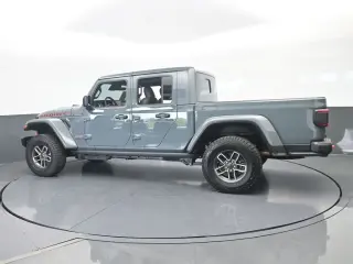 Jeep Gladiator 2026 4x4 Mojave 4dr Crew Cab 5.0 ft. SB