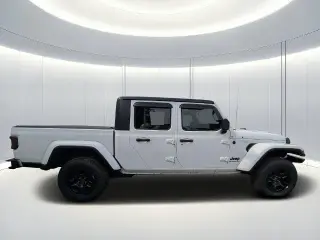 Jeep Gladiator 2021 4x4 Sport 4dr Crew Cab 5.0 ft. CB