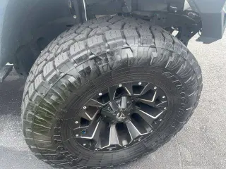 Jeep Gladiator 2023 4x4 Sport 4dr Crew Cab 5.0 ft. CB