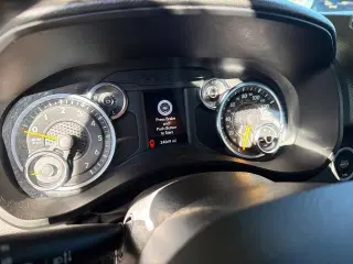 Ram 1500 2022 4x4 Big Horn 4p Puerta de carga cabina de tripulación grande 5.6 ft. SB Camioneta