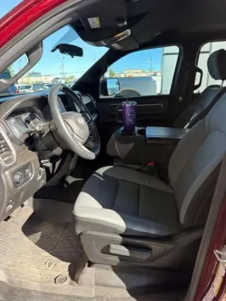 Ram 1500 2022 4x4 Big Horn 4p Puerta de carga cabina de tripulación grande 5.6 ft. SB Camioneta