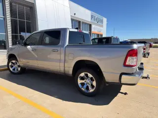 Ram 1500 2022 4x4 Big Horn 4dr Crew Cab 5.6 ft. SB Camión