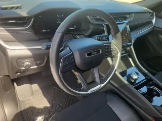 Jeep Grand Cherokee 2023 4x2 Altitude 4p SUV