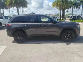 Jeep Grand Cherokee 2023 4x2 Altitude 4p SUV