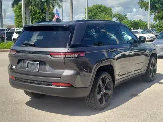 Jeep Grand Cherokee 2023 4x2 Altitude 4p SUV
