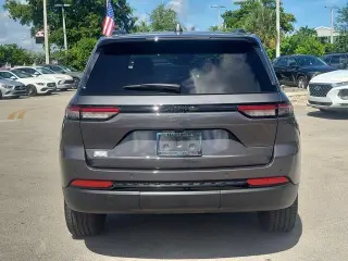 Jeep Grand Cherokee 2023 4x2 Altitude 4p SUV