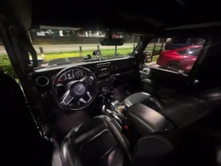 Jeep Wrangler Unlimited 2018 4x4 Moab 4p SUV (lanzamiento a mitad de año)